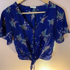 It’s a summer crop blouse